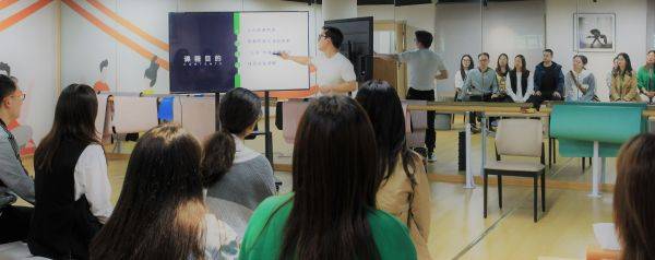 眉山多能：举办多能公开课 提升EMC易倍体育 易倍EMC职工幸福感(图1)