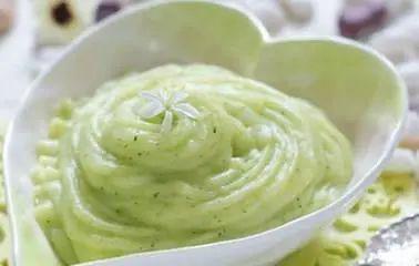 六个月宝宝辅食推荐简单易做又营养一天喂养全计划EMC易倍体育 易倍EMC(图1)