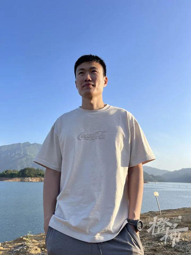 90后小伙在杭州死磕细胞变牛肉EMC易倍体育 易倍EMC未来价格还很感人(图2)